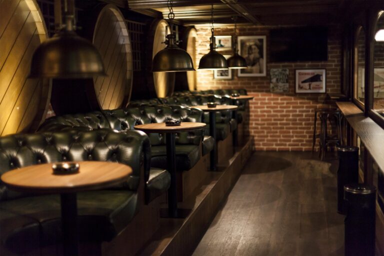 Los pubs que cuenten con terraza y en horario de bares y restaurantes podrían ofrecer música en directo en la calle