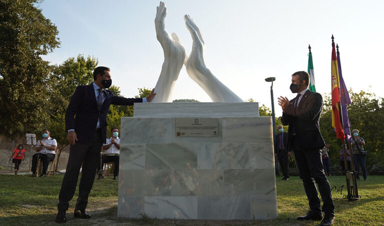 Queda inaugurado un aplauso eterno con el monumento de homenaje en Las Fuentezuelas