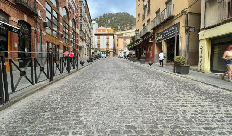 La calle Colón estará cerrada por obras durante un mes y medio