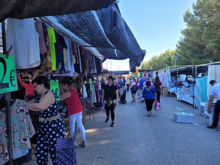 El mercadillo vuelve a su ubicación habitual