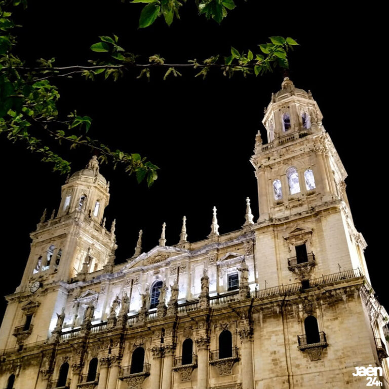 La policía interviene en la Plaza de santa María y sus proximidades para garantizar la seguridad