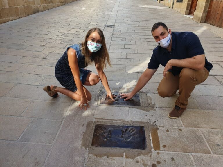 Ubeda ya tiene en su paseo de la fama las huellas de Sian Philips y Roger Asthon