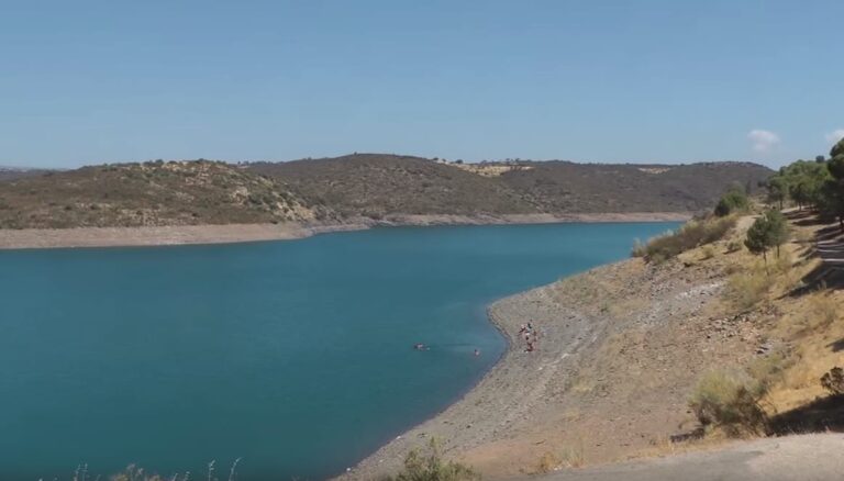 ¡En Jaén sí hay playa! La «playa» del Tamujoso, en Baños de la Encina