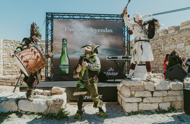 El Alcázar celebra su regreso en el Castillo Santa Catalina