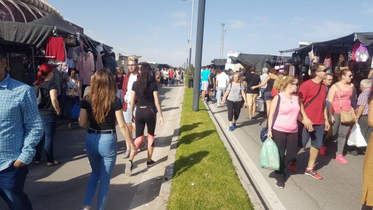 El mercadillo se traslada a la Ronda de Marroquíes los días 2 y 9 de junio