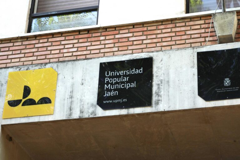 Hoy abre el plazo de inscripción a los cursos de la Universidad Popular de Jaén