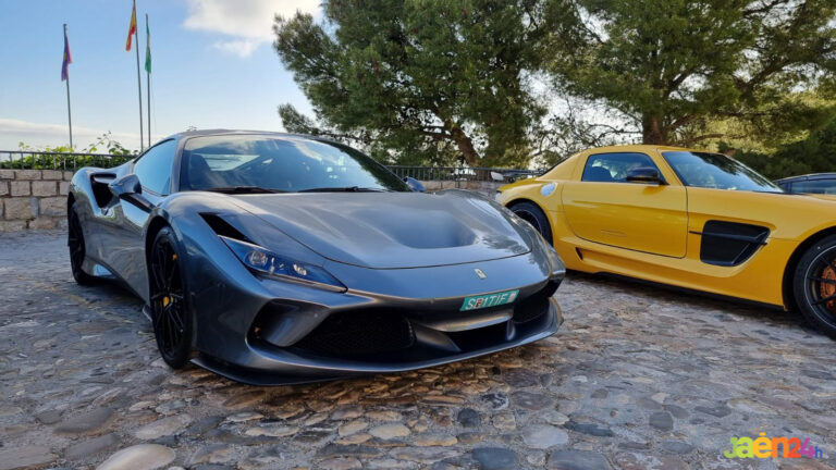 Coches de alta gama han recorrido Jaén en el evento organizado por Rally Events