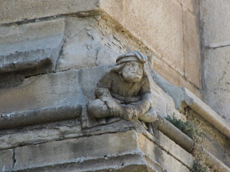 ¿Cuántas leyendas de «la mona» de la catedral conoces?