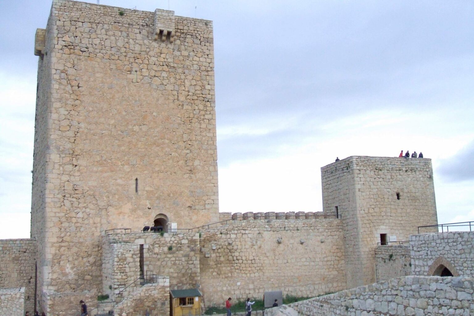 Castillo de Santa Catalina sobre la ciudad de Jaén
