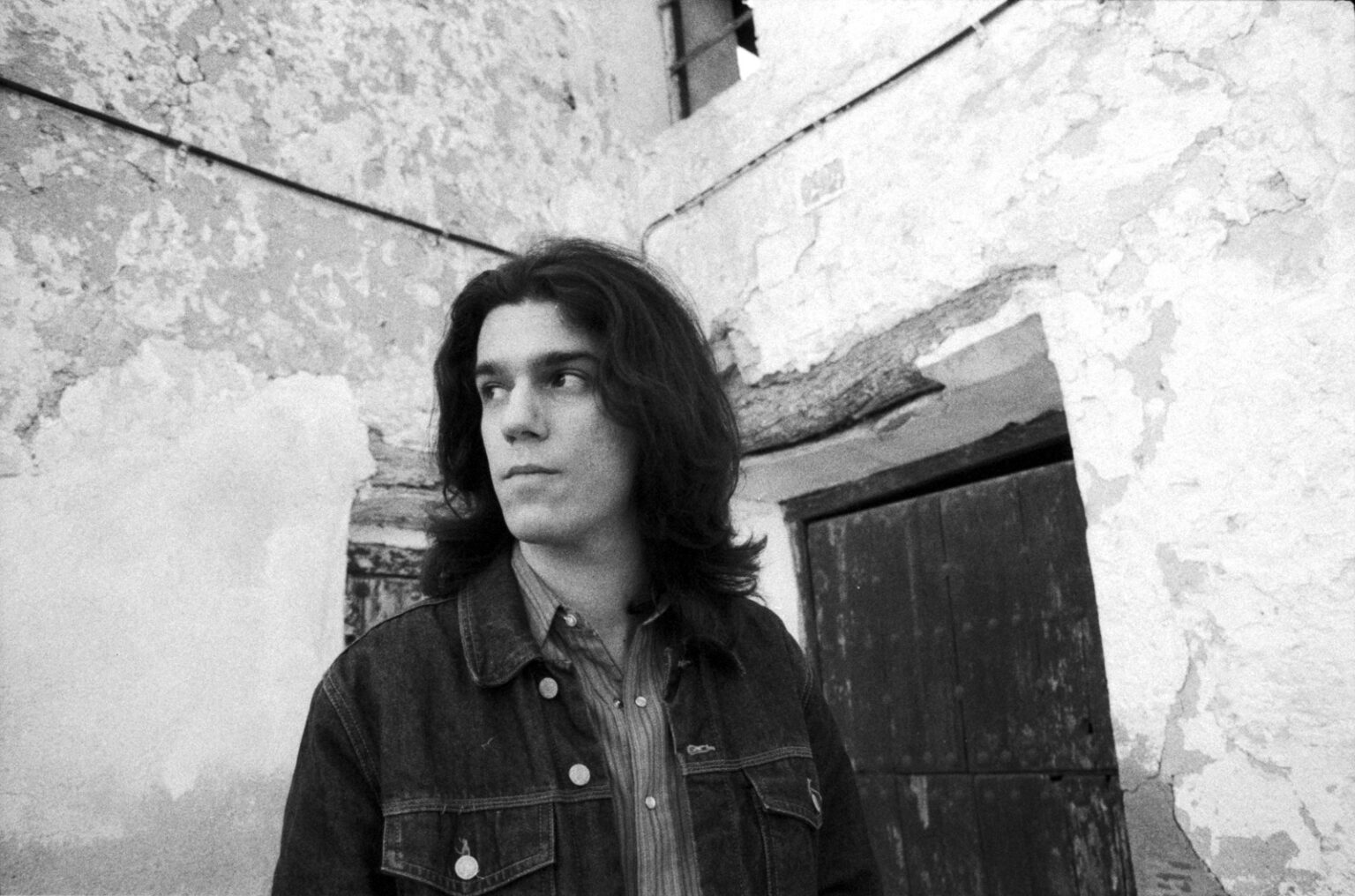 El cantautor Alejandro Santoyo, en una foto promocional de su nuevo disco
