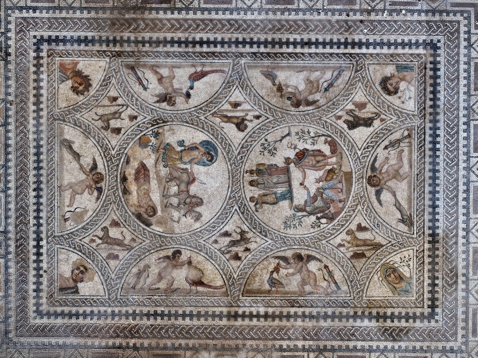 Mosaico de los Amores en el yacimiento de Cástulo, Linares