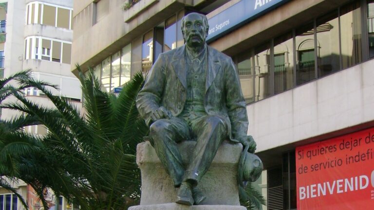 ¿Dónde están la estatua de Bernabé Soriano y los botijos de Paco Tito? Su posible nuevo sitio