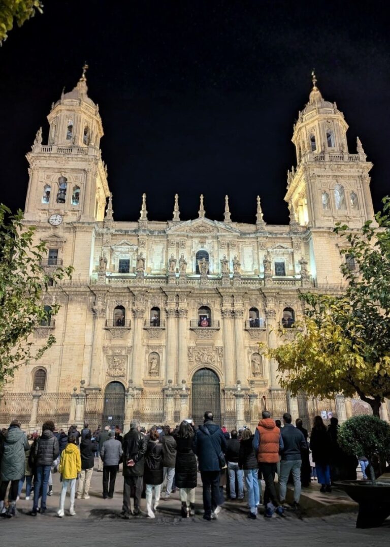 Fanfarrias de Santa Cecilia de la Banda Municipal desde la Catedral de Jaén