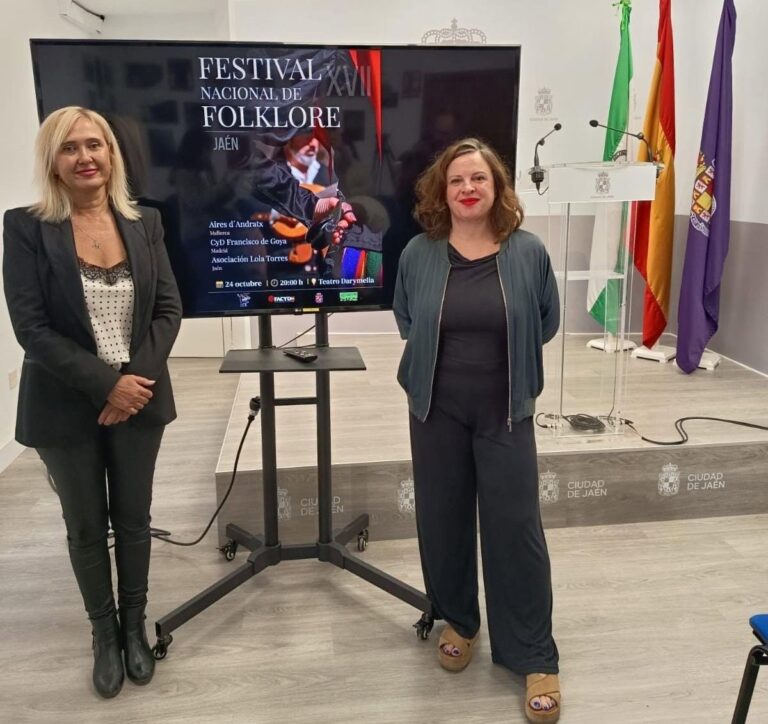 Presentación del XVII Festival Nacional de Folklore en el Ayuntamiento de Jaén