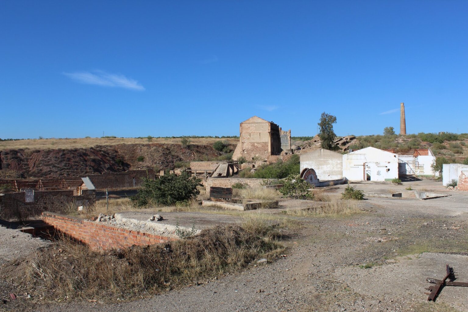 Restos de la mina y fundición La Tortilla en Linares