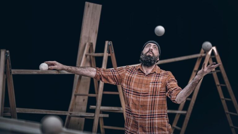 Federico Menini en el espectáculo de circo Llar