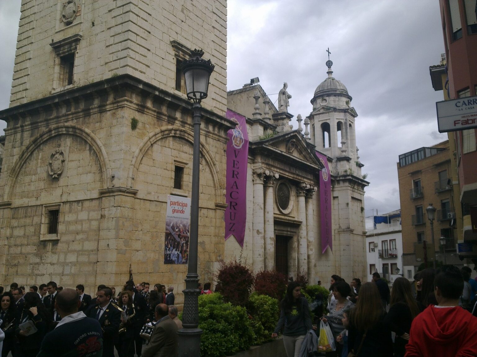 Iglesia de San Ildefonso de Jaén engalanada durante la Semana Santa (imagen de archivo)
