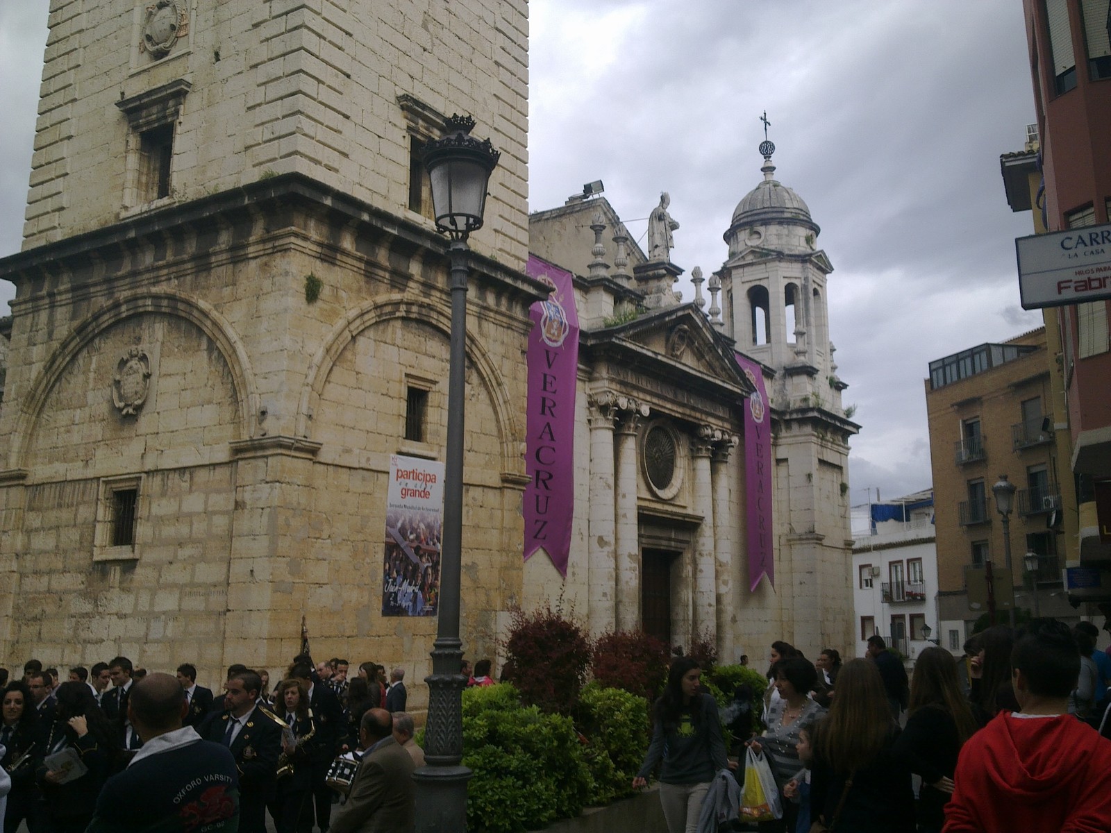 Iglesia de San Ildefonso de Jaén engalanada durante la Semana Santa (imagen de archivo)