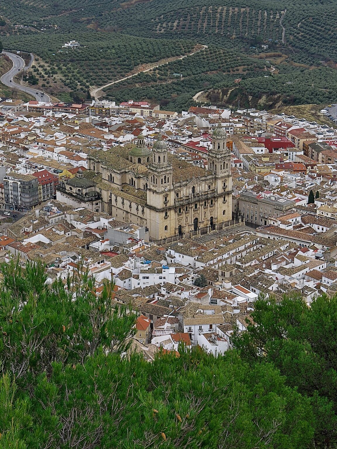 Catedral de Jaén y su entorno en el casco histórico